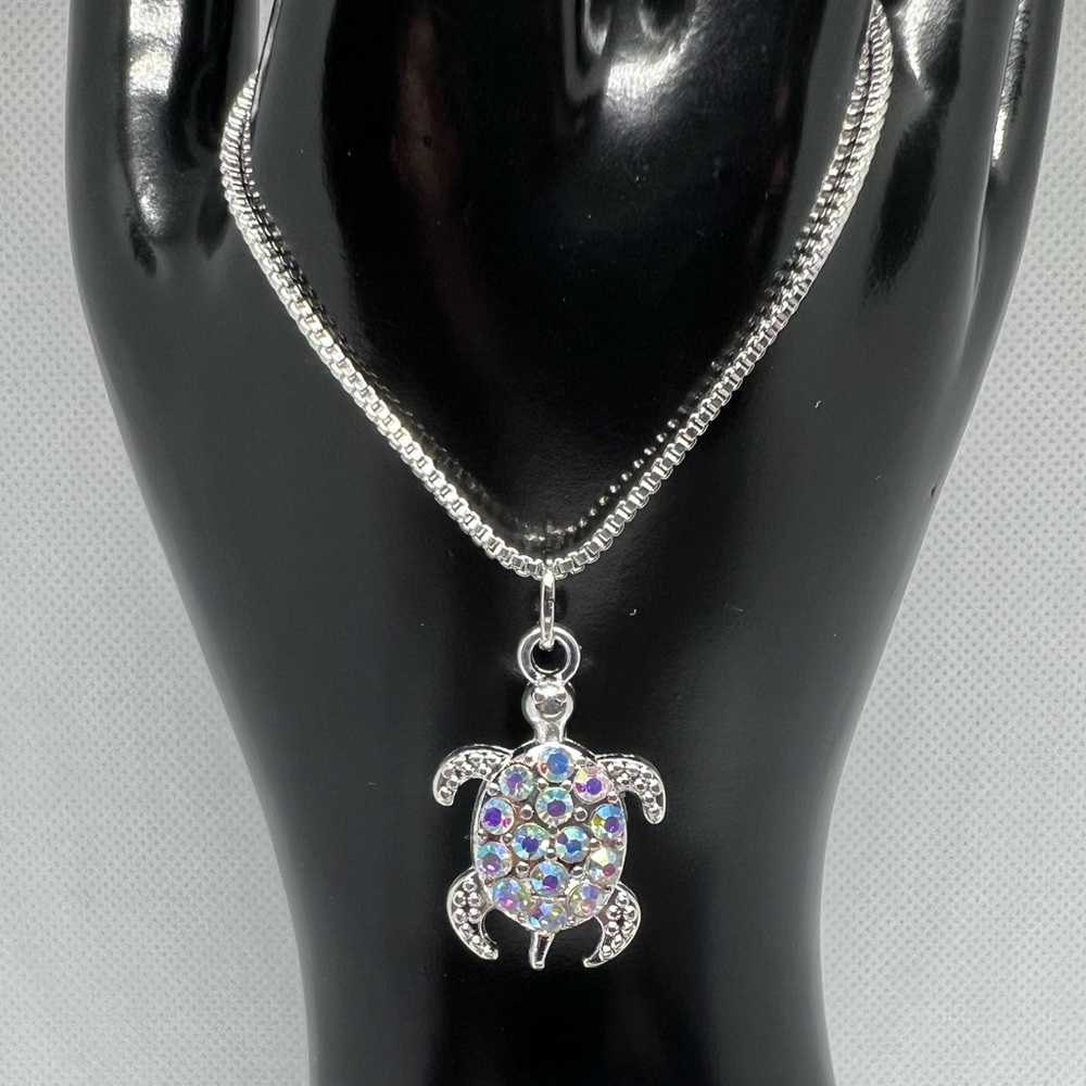 Rhinestone Turtle Pendant Necklace